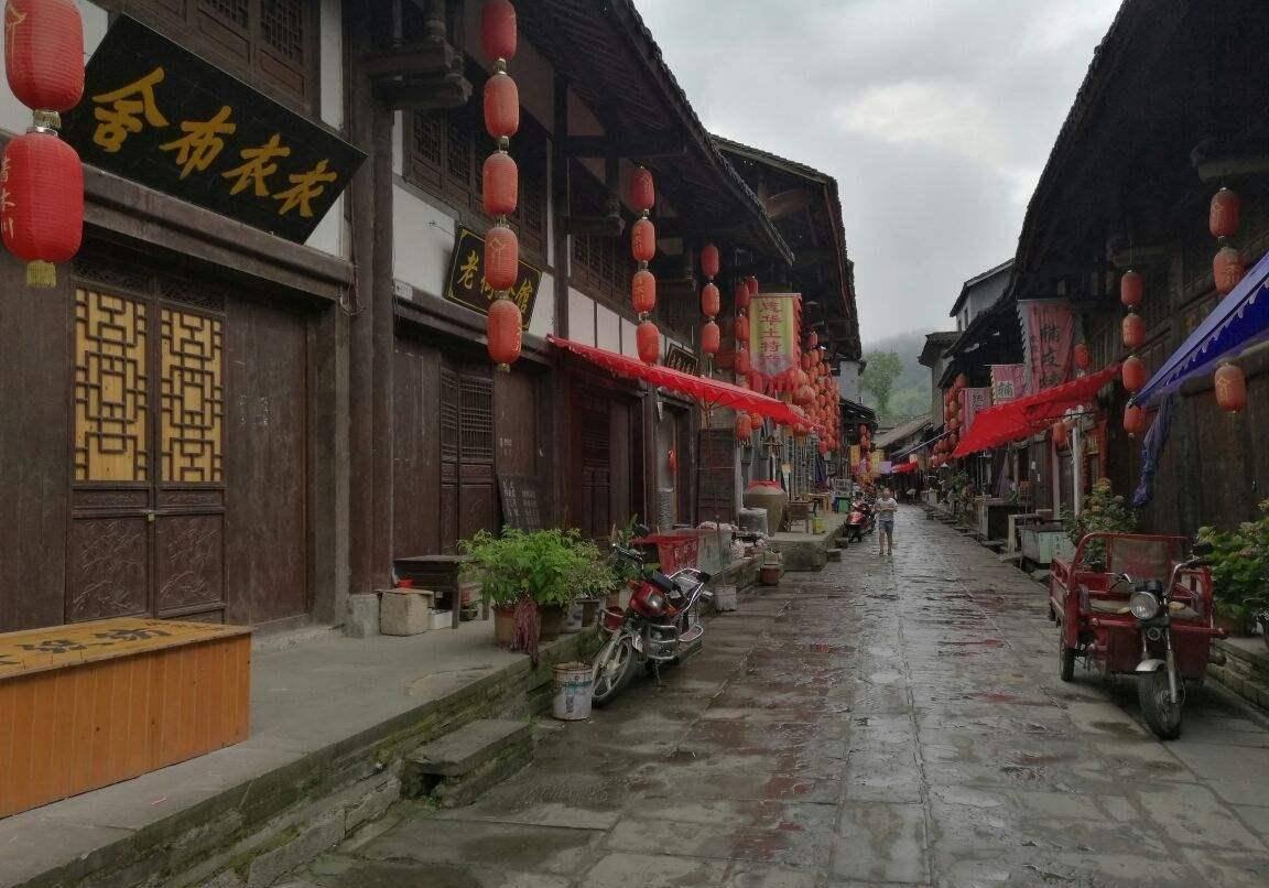 这位丞相活到一百多岁，晚年有一习惯令人尴尬
